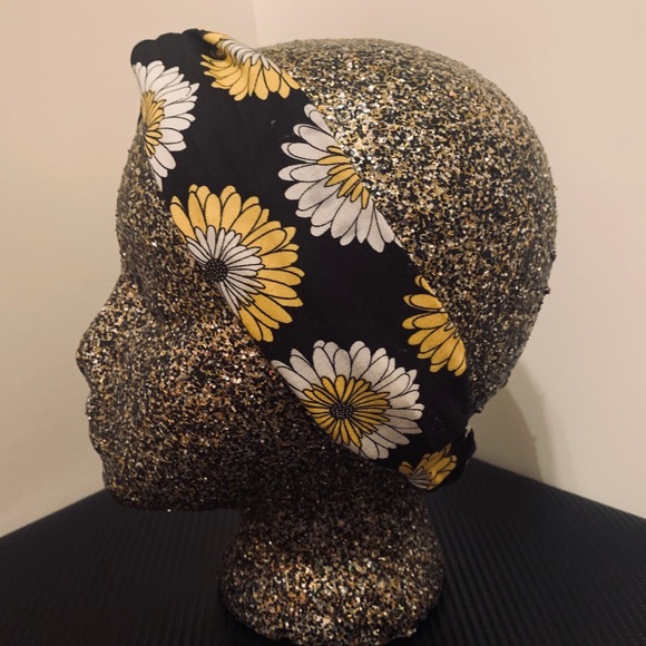 Daisy Turban Style Head Band - Picture 2 of 8